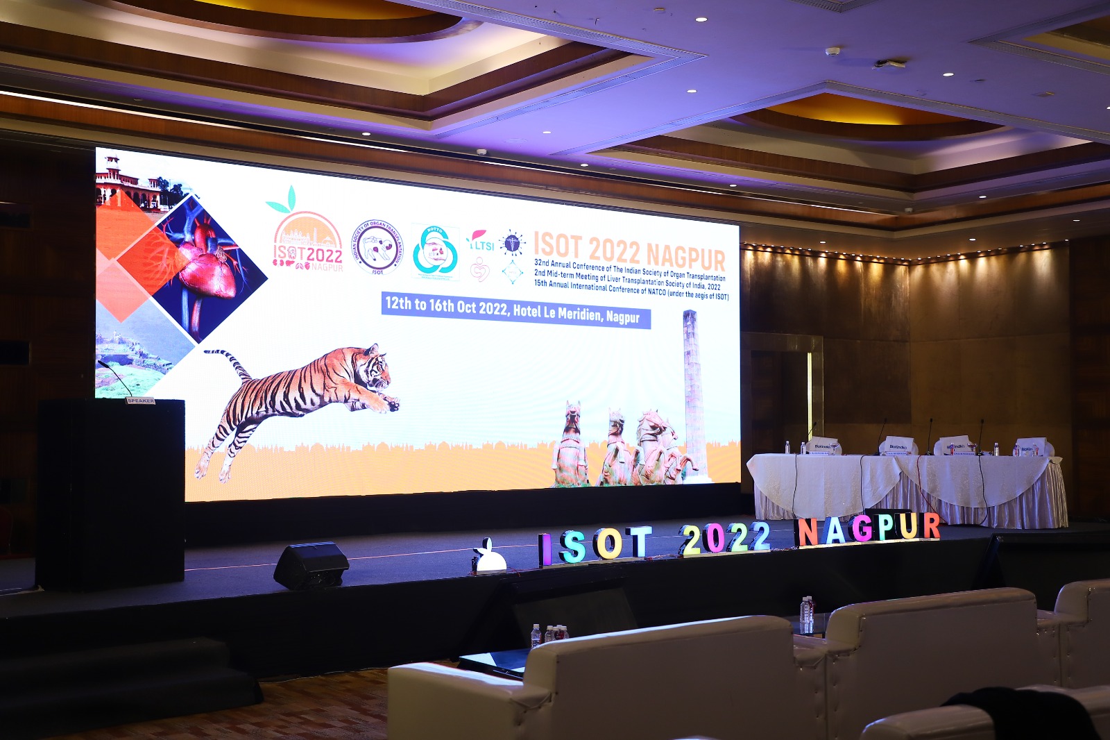 Indoor & Outdoor LED Wall